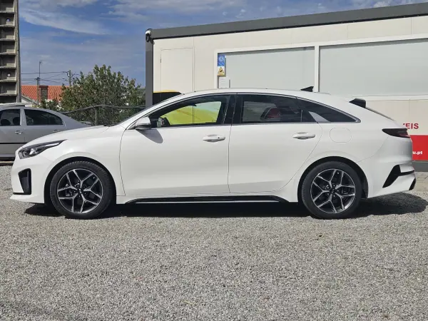 Kia ProCeed 2020 - 17400 EUR, 119400 km - AUTO.MOTO.pt - 119400km - foto 4 de 69
