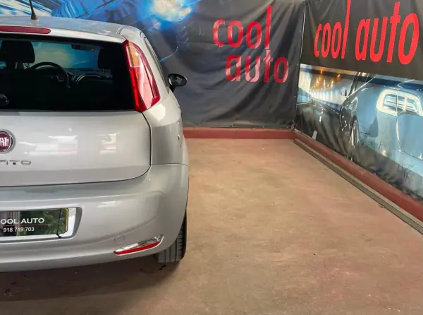 Fiat Punto 2015 - 6250 EUR, 198000 km - AUTO.MOTO.pt - 198000km - foto 14 de 31