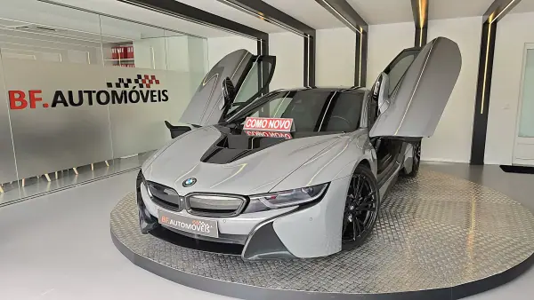BMW i8 STANDARD 2015 Híbrido Plug-In — 132 830 km BMW i8 STANDARD 2015 Híbrido Plug-In