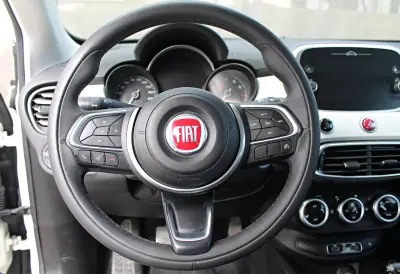 Fiat 500X 2019 - 13900 EUR, 122366 km - AUTO.MOTO.pt - 122366km - foto 18 de 22