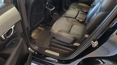 Volvo XC 90 2016 - 27900 EUR, 185393 km - AUTO.MOTO.pt - 185393km - foto 49 de 58