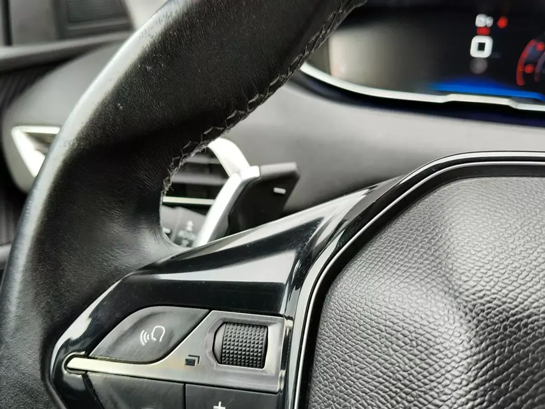 Peugeot 3008 2018 - 15990 EUR, 200391 km - AUTO.MOTO.pt - 200391km - foto 17 de 25