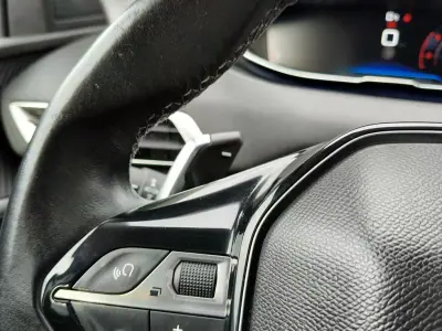 Peugeot 3008 2018 - 15990 EUR, 200391 km - AUTO.MOTO.pt - 200391km - foto 17 de 25