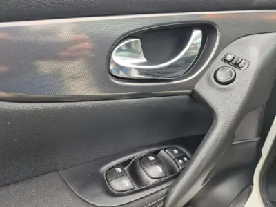 Nissan Qashqai 2018 - 19750 EUR, 96850 km - AUTO.MOTO.pt - 96850km - foto 8 de 21