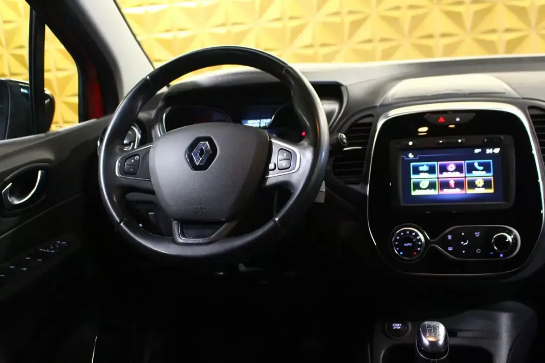 Renault Captur 2019 - 14900 EUR, 80047 km - AUTO.MOTO.pt - 80047km - foto 18 de 31