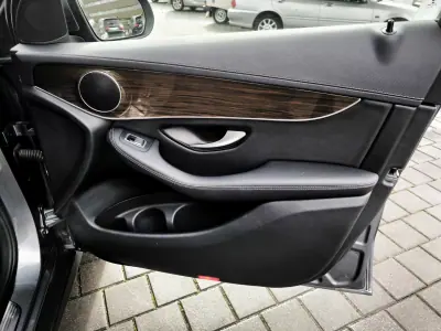 Mercedes-Benz GLC 300 2020 - 36950 EUR, 97454 km - AUTO.MOTO.pt - 97454km - foto 36 de 42