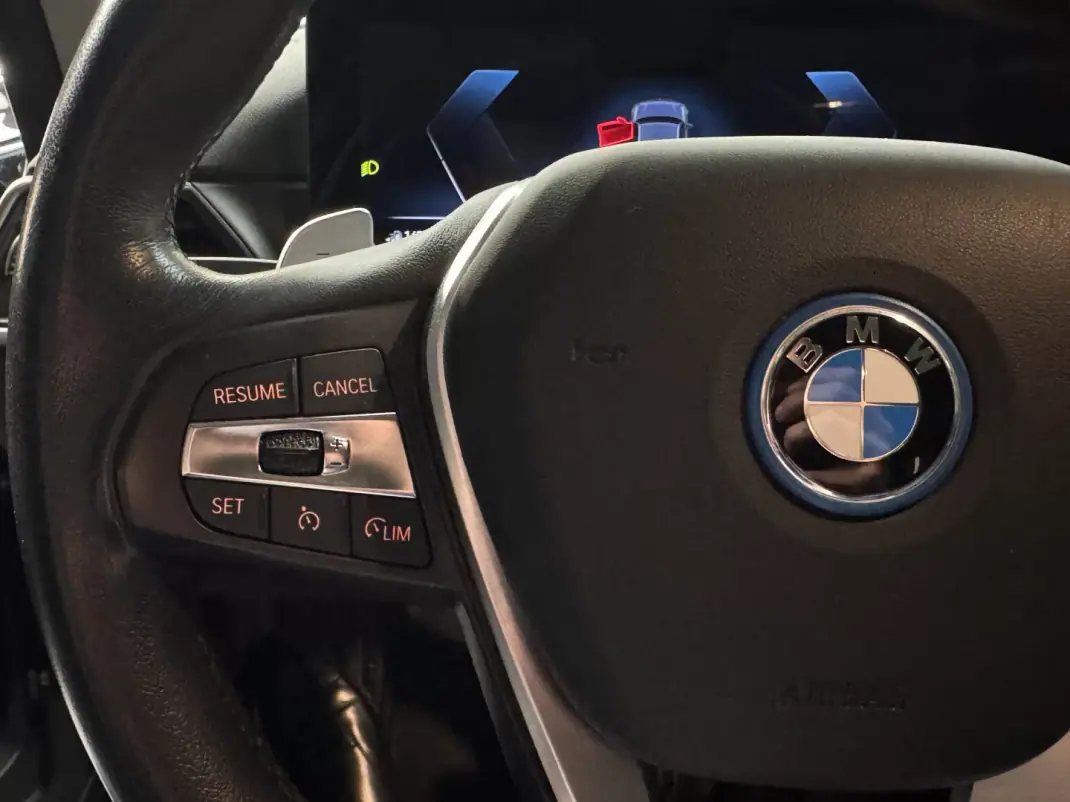 BMW 320 2023 - 31990 EUR, 75900 km - AUTO.MOTO.pt - 75900km - foto 22 de 36