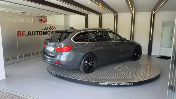 BMW 320 2013 - 12500 EUR, 218911 km - AUTO.MOTO.pt - 218911km - foto 7 de 56