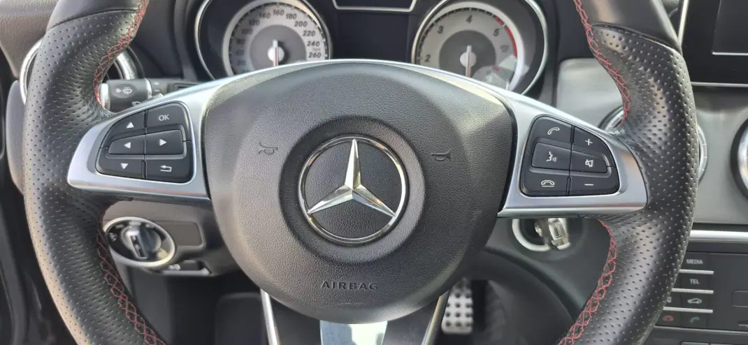 Mercedes-Benz CLA 200 2015 - 21000 EUR, 156000 km - AUTO.MOTO.pt - 156000km - foto 12 de 26