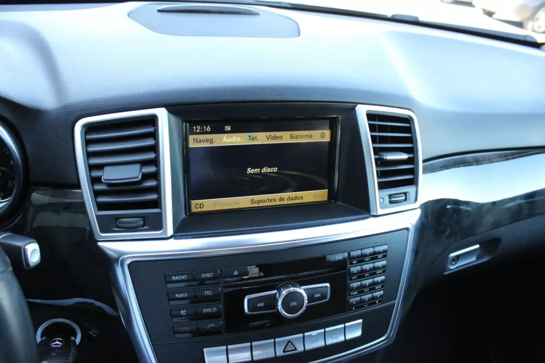 Mercedes-Benz ML 350 2012 - 22500 EUR, 212000 km - 212000km - foto 23 de 28