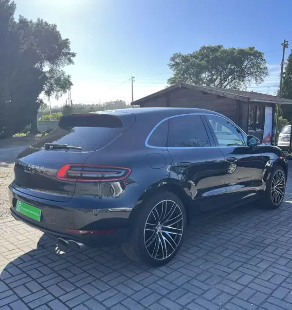 Porsche Macan 2014 - 39000 EUR, 218500 km - AUTO.MOTO.pt - 218500km - foto 8 de 37