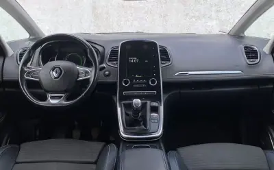 Renault Scénic 2019 - 16900 EUR, 71000 km - AUTO.MOTO.pt - 71000km - foto 14 de 19
