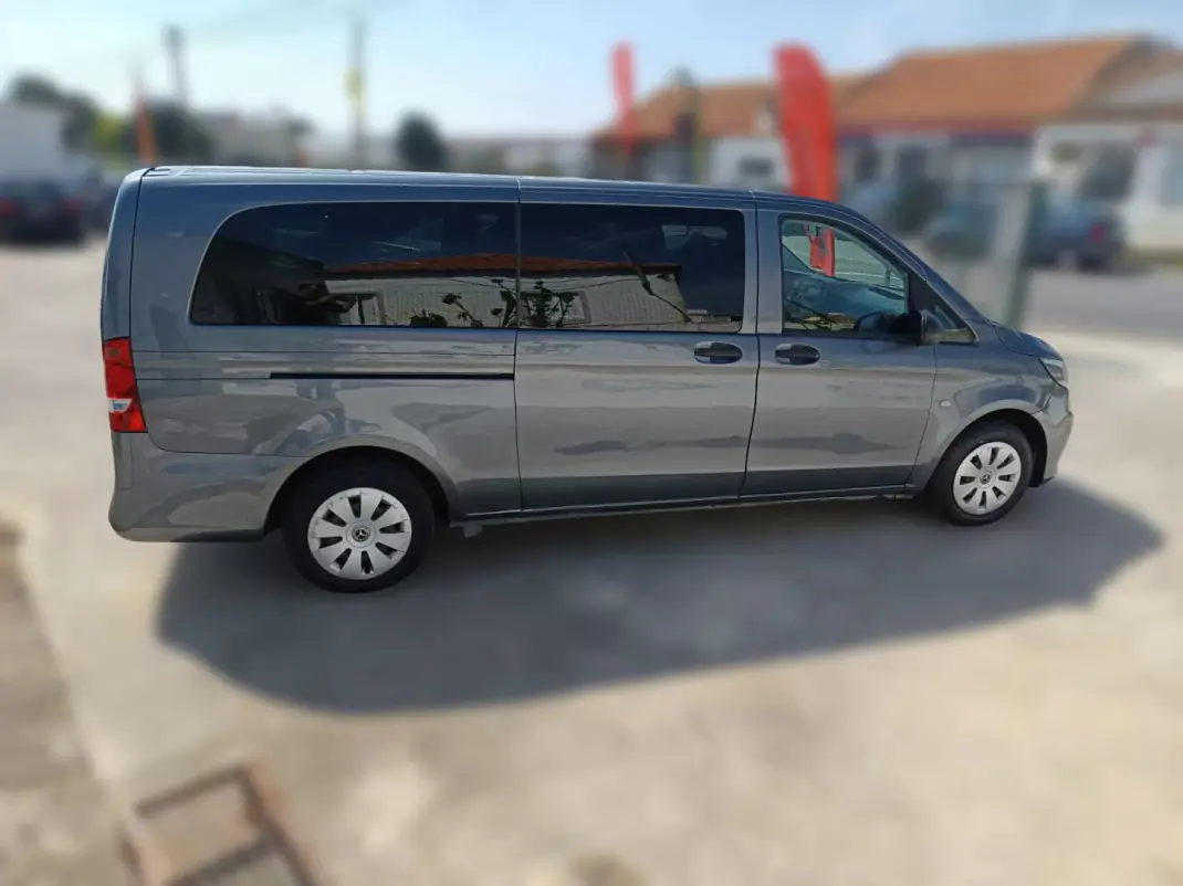 Mercedes-Benz Vito Tourer 2018 - 20324 EUR, 210000 km - AUTO.MOTO.pt - 210000km - foto 3 de 9