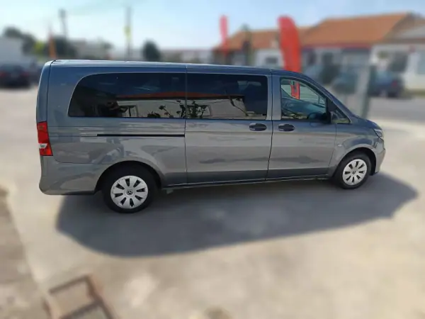 Mercedes-Benz Vito Tourer 2018 - 20324 EUR, 210000 km - AUTO.MOTO.pt - 210000km - foto 3 de 9