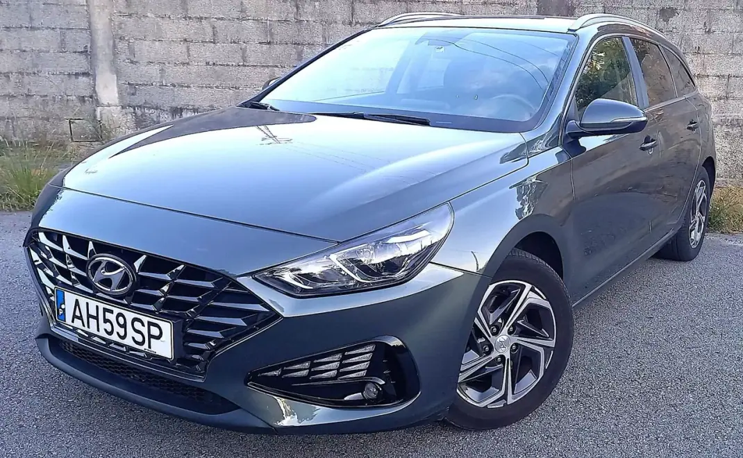 Hyundai i30 SW 2021 - 16250 EUR, 127464 km - AUTO.MOTO.pt - 127464km - foto 1 de 18