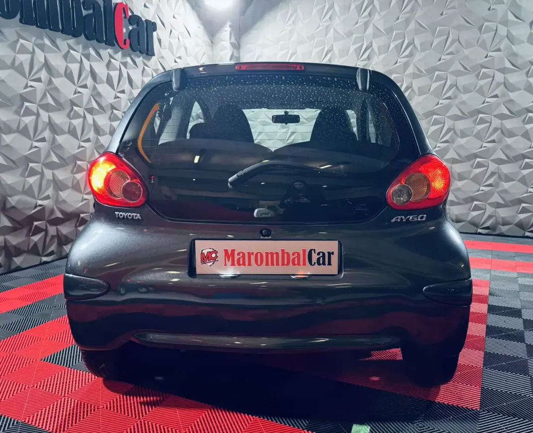 Toyota Aygo 2005 - 3990 EUR, 93218 km - AUTO.MOTO.pt - 93218km - foto 3 de 20