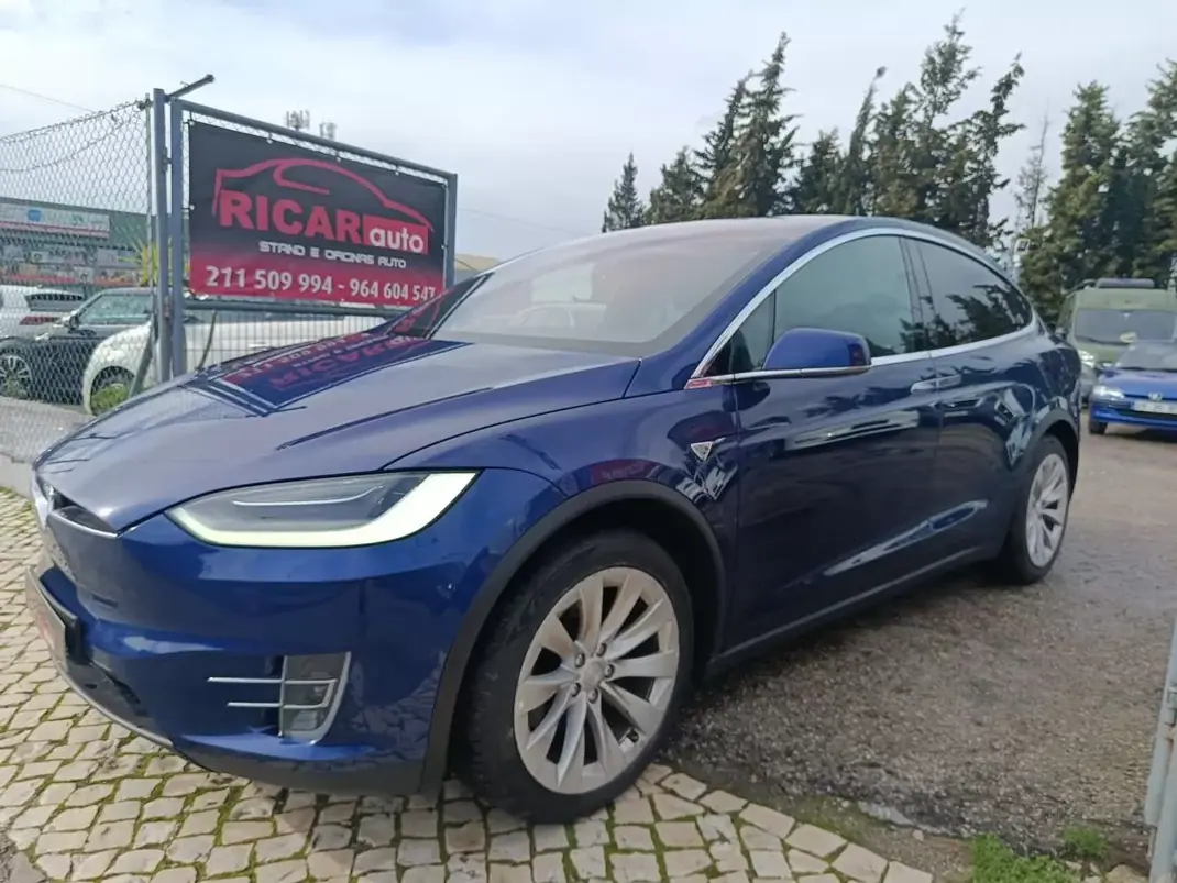 Tesla Model X 2020 - 45500 EUR, 85990 km - AUTO.MOTO.pt - 85990km - foto 25 de 38