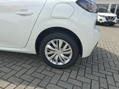 Peugeot 208 2021 - 14950 EUR, 68700 km - AUTO.MOTO.pt - 68700km - foto 9 de 27