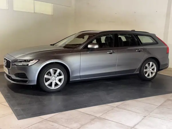 Volvo V90 2017 - 23750 EUR, 133014 km - AUTO.MOTO.pt - 133014km - foto 4 de 25