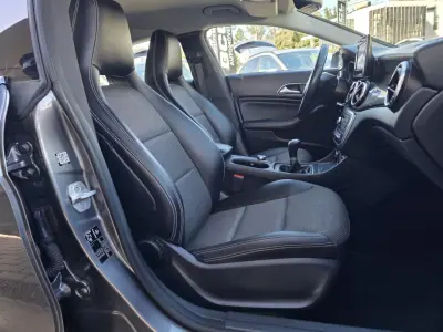 Mercedes-Benz CLA 180 2016 - 16990 EUR, 169000 km - AUTO.MOTO.pt - 169000km - foto 32 de 33