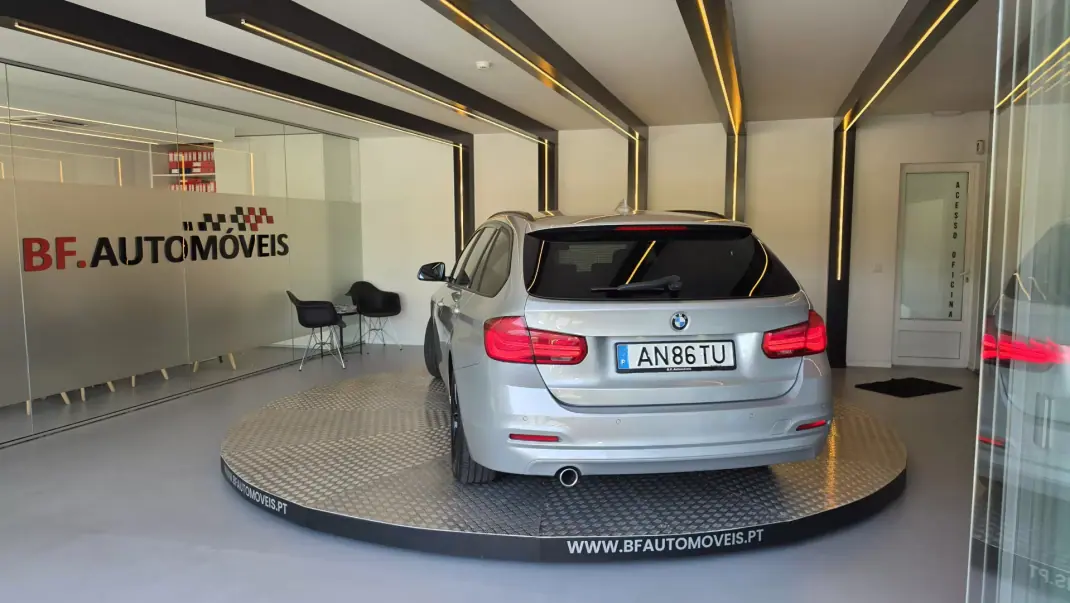 BMW 318 2017 - 17900 EUR, 165210 km - 165210km - foto 16 de 55