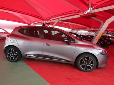 Renault Clio 2015 - 9950 EUR, 183980 km - 183980km - foto 9 de 10