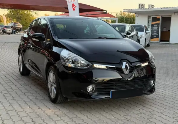 Renault Clio 2018 - 11950 EUR, 88000 km - AUTO.MOTO.pt - 88000km - foto 2 de 15