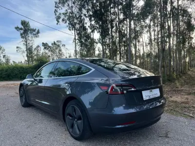 Tesla Model 3 2020 - 21900 EUR, 161211 km - AUTO.MOTO.pt - 161211km - foto 9 de 29