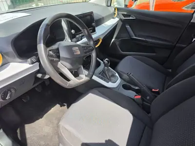 SEAT Arona 2023 - 15950 EUR, 77500 km - AUTO.MOTO.pt - 77500km - foto 3 de 6