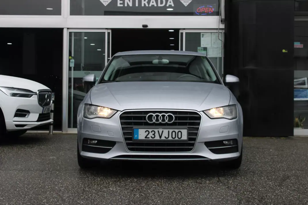 Audi A3 Sportback 2014 - 10900 EUR, 183539 km - AUTO.MOTO.pt - 183539km - foto 4 de 19