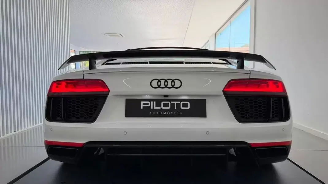 Audi R8 Coupé 2015 - 129990 EUR, 78788 km - 78788km - foto 10 de 34