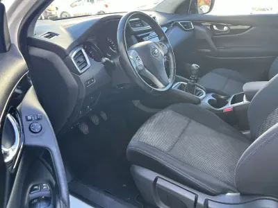 Nissan Qashqai 2017 - 17750 EUR, 67800 km - AUTO.MOTO.pt - 67800km - foto 5 de 17