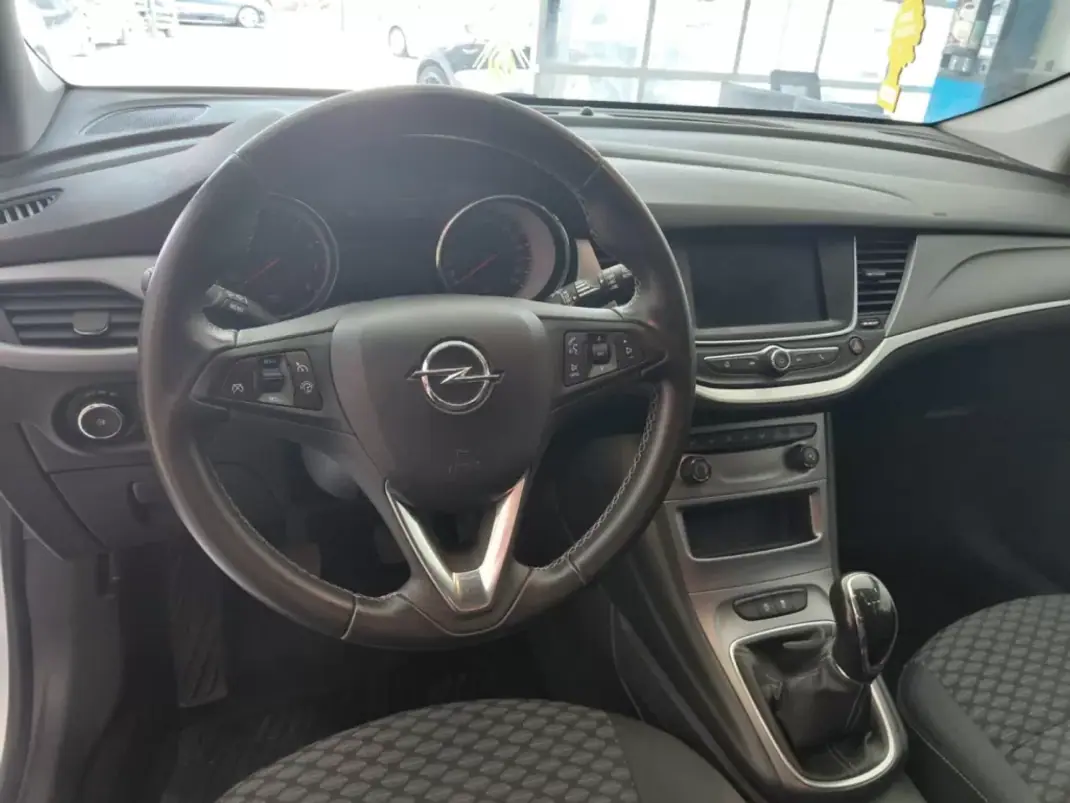 Opel Astra Sports Tourer 2020 - 12900 EUR, 137000 km - 137000km - foto 12 de 19