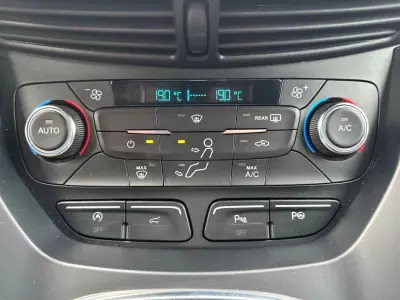 Ford Kuga 2017 - 15450 EUR, 78000 km - AUTO.MOTO.pt - 78000km - foto 46 de 60