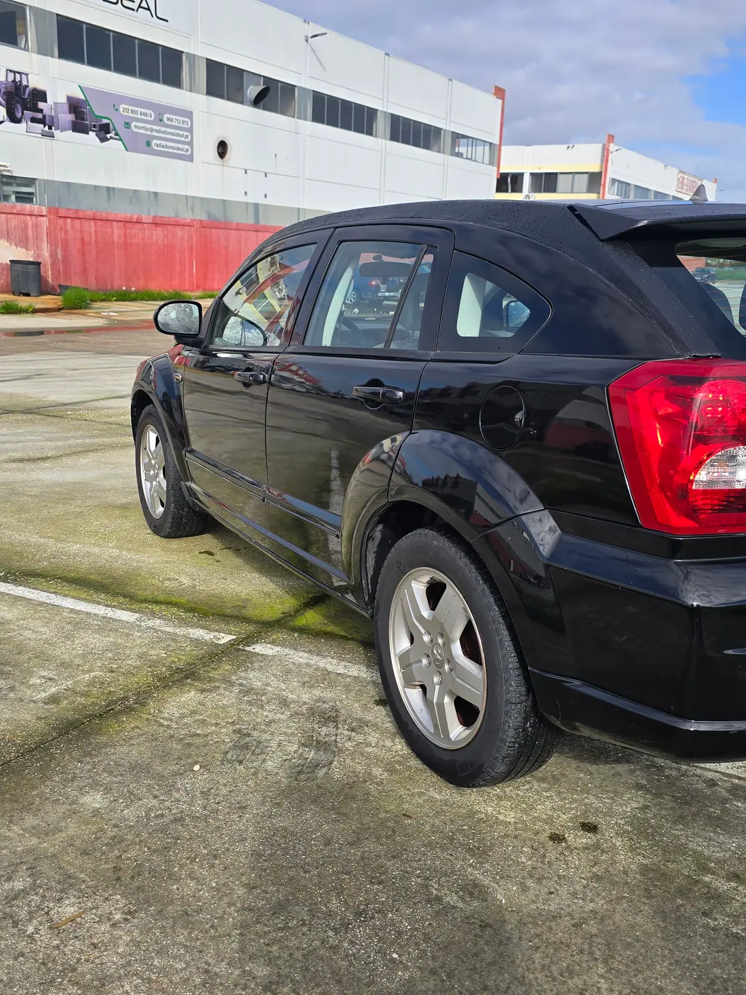 Dodge Caliber 2006 - 3800 EUR, 243642 km - AUTO.MOTO.pt - 243642km - foto 4 de 13