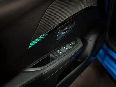 Peugeot 208 2019 - 14500 EUR, 90000 km - AUTO.MOTO.pt - 90000km - foto 31 de 60