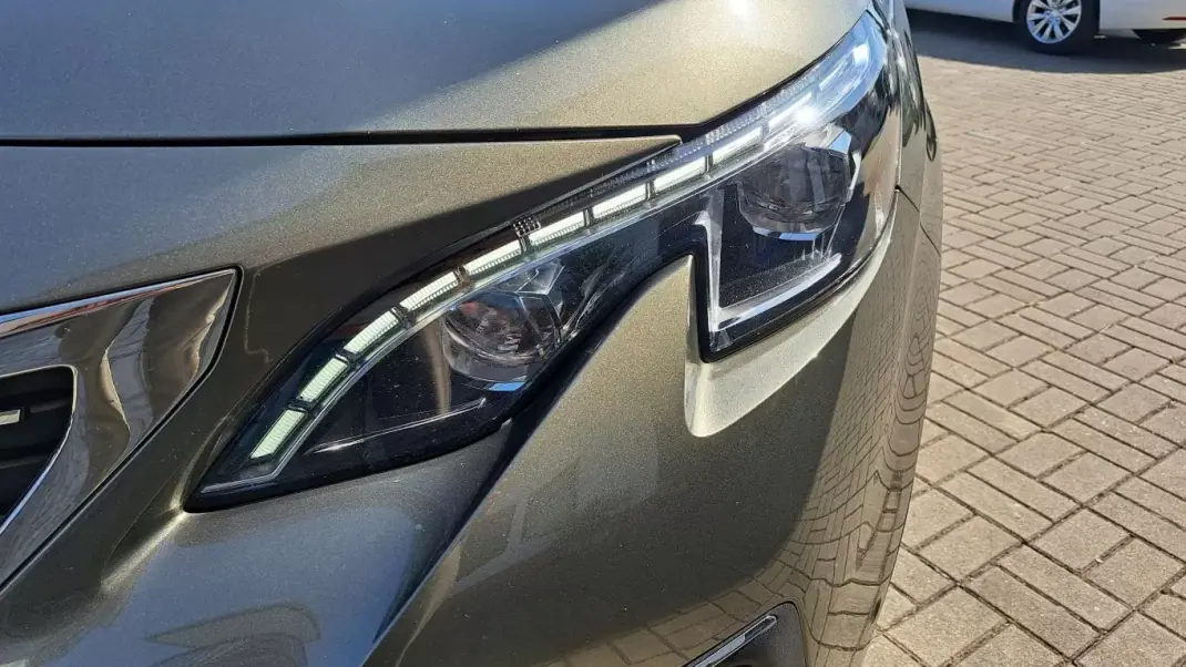 Peugeot 3008 2018 - 19900 EUR, 156128 km - 156128km - foto 23 de 49