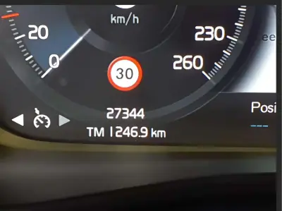 Volvo XC 40 2022 - 34500 EUR, 27891 km - AUTO.MOTO.pt - 27891km - foto 7 de 11