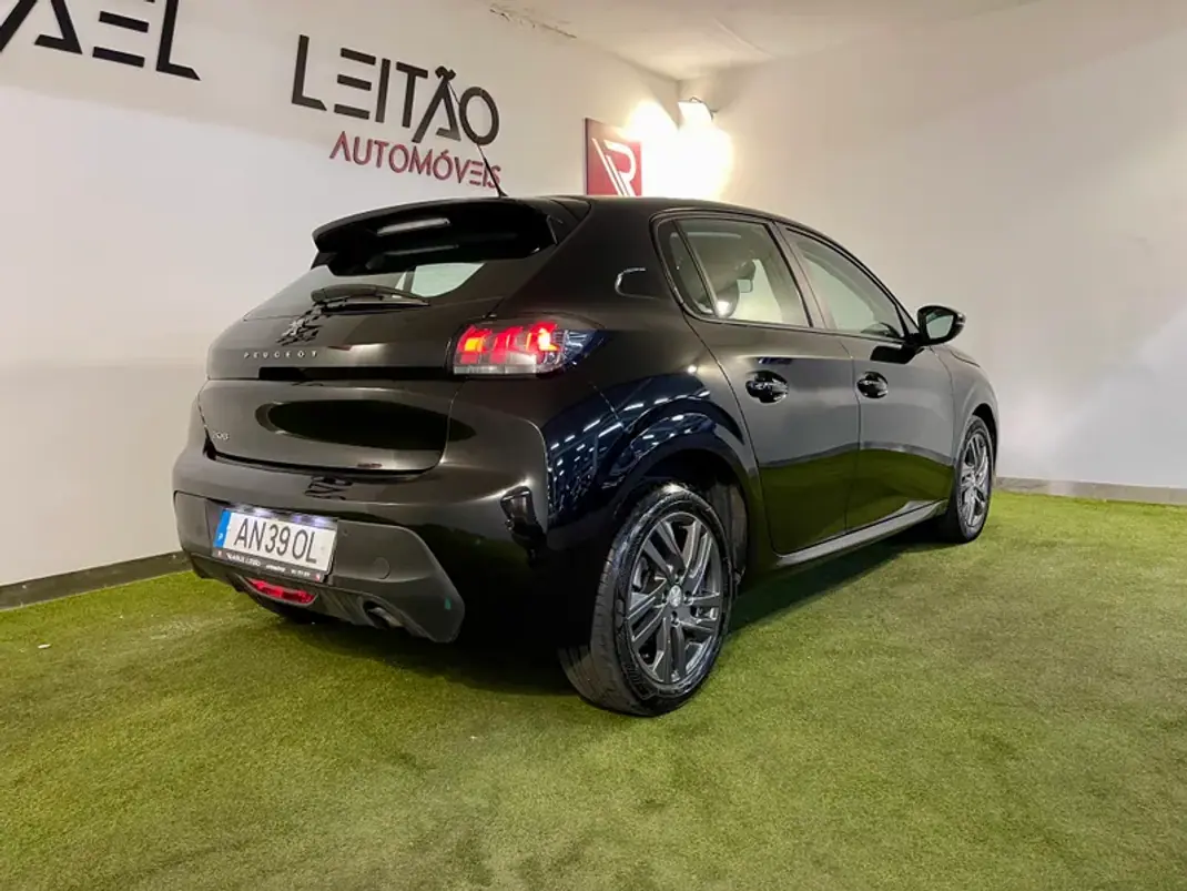 Peugeot 208 2022 - 13450 EUR, 145000 km - AUTO.MOTO.pt - 145000km - foto 6 de 29