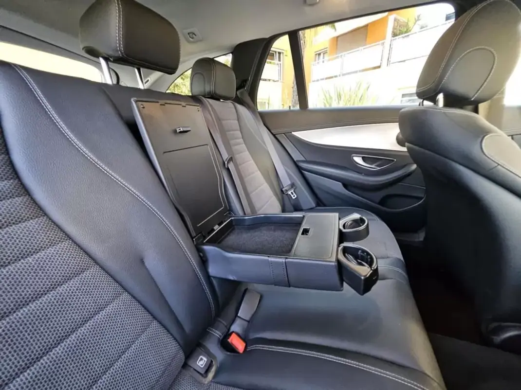 Mercedes-Benz E 300 2020 - 29980 EUR, 140000 km - AUTO.MOTO.pt - 140000km - foto 6 de 20