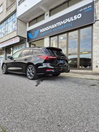 Ford Focus SW 2022 - 17450 EUR, 58000 km - AUTO.MOTO.pt - 58000km - foto 4 de 48