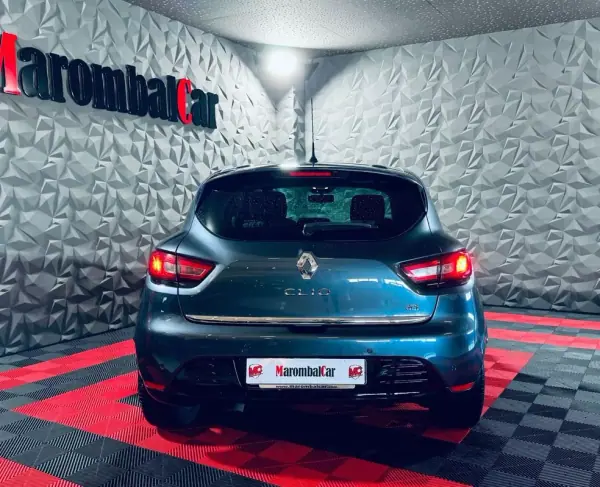 Renault Clio 2017 - 13990 EUR, 104061 km - AUTO.MOTO.pt - 104061km - foto 3 de 28