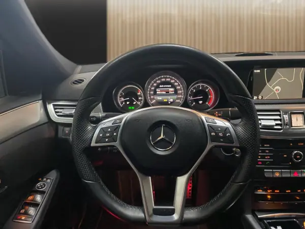 Mercedes-Benz E 250 2016 - 15950 EUR, 453700 km - AUTO.MOTO.pt - 453700km - foto 9 de 20