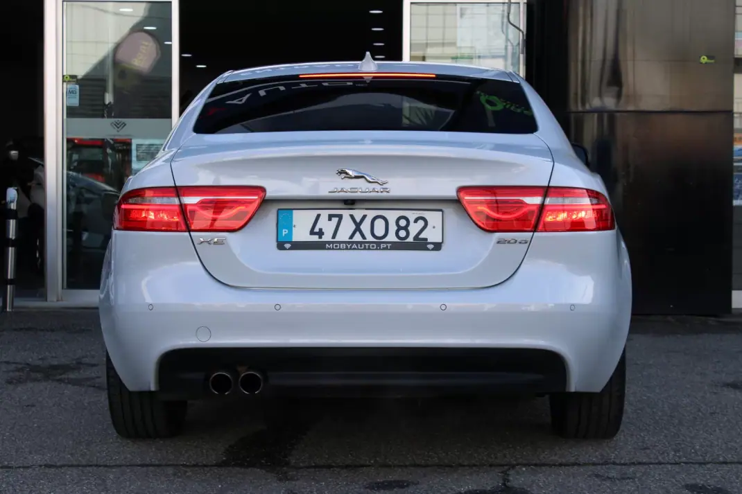 Jaguar XE 2018 - 17900 EUR, 184933 km - AUTO.MOTO.pt - 184933km - foto 17 de 18