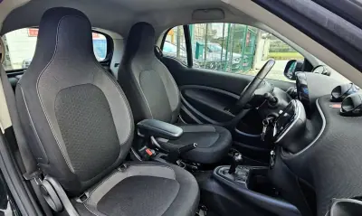 Smart Fortwo Cabrio 2021 - 12999 EUR, 30000 km - AUTO.MOTO.pt - 30000km - foto 7 de 19