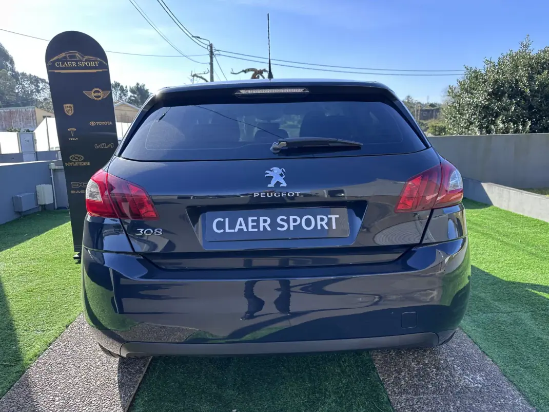 Peugeot 308 2018 - 12500 EUR, 280000 km - AUTO.MOTO.pt - 280000km - foto 8 de 41