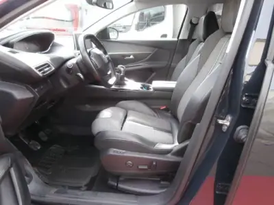 Peugeot 3008 2020 - 22500 EUR, 111358 km - AUTO.MOTO.pt - 111358km - foto 11 de 36
