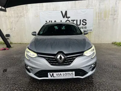 Renault Mégane 2021 - 17000 EUR, 91200 km - AUTO.MOTO.pt - 91200km - foto 3 de 10