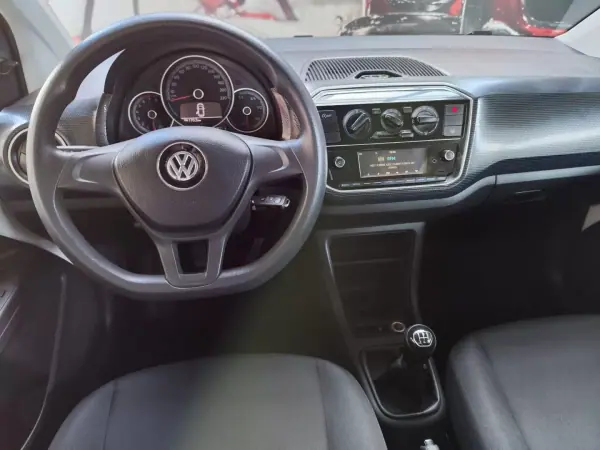 Volkswagen Up! 2019 - 9990 EUR, 102114 km - AUTO.MOTO.pt - 102114km - foto 8 de 9