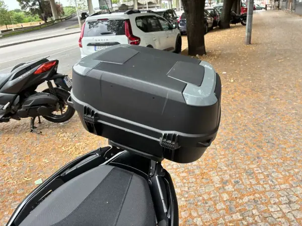 Honda Forza 2024 - 5650 EUR, 15234 km - AUTO.MOTO.pt - 15234km - foto 10 de 13